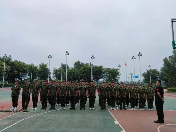 园区组织2022年新入职大学生发展拓展训练