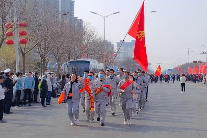 迎春健跑 感触活动活力与激情