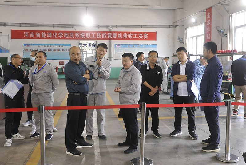 河南省能源化学地质系统职工职业技术较量机建钳工决赛在濮阳园区成功进行 ——濮阳园区包揽幼我前四名，获集体第一名